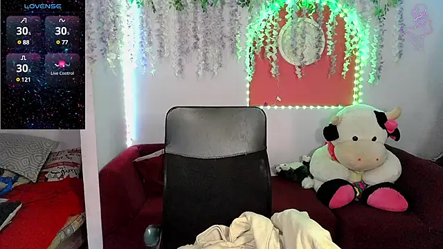 Snapshot of ValentinaMiller_ chatting on January 2025 07:34:02 PM ValentinaMiller  online show from January 2025 07:34:02 PM