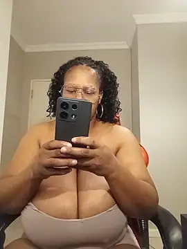 bustylisa1983 online show from June 2026 06:05:01 AM