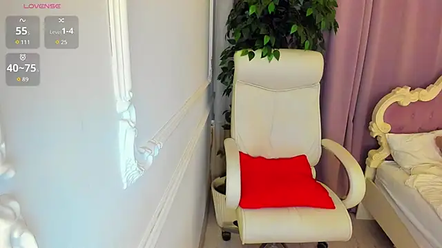 Lily Marlin online show from February 2026 06:02:02 AM