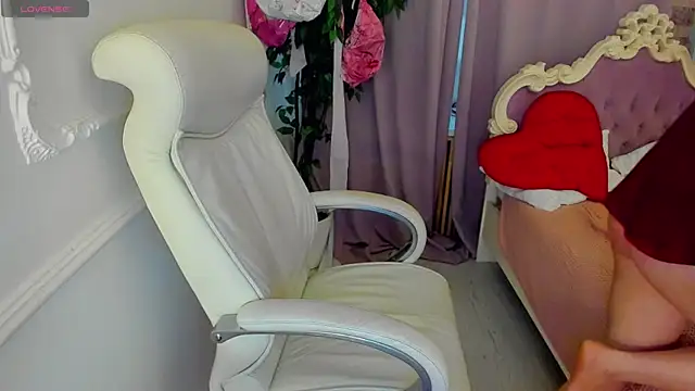 Lily Marlin online show from July 2026 04:30:02 AM