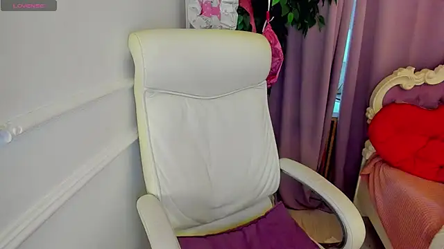 Lily Marlin online show from July 2026 02:37:01 AM