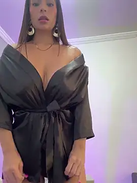 Mau White online show from December 2024 05:00:01 PM