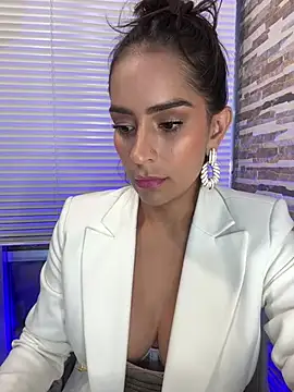 Mau White online show from March 2025 01:43:01 AM