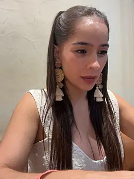 Mau White online show from May 2026 12:27:01 AM