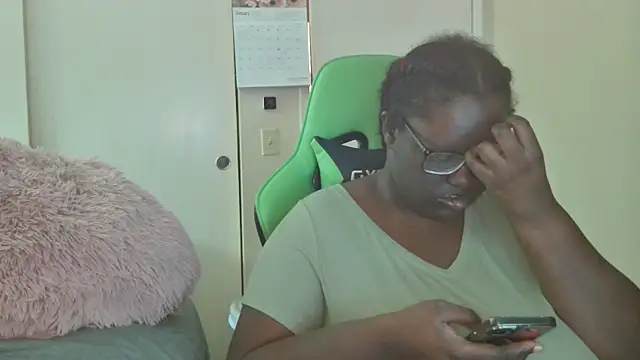 Snapshot of Yagurl__west chatting on January 2025 12:11:01 AM Yagurl west online show from January 2025 12:11:01 AM