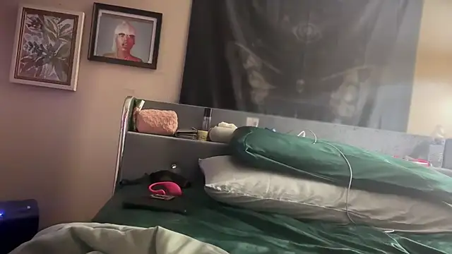 Snapshot of Yagurl__west chatting on February 2025 03:16:02 AM Yagurl west online show from February 2025 03:16:02 AM