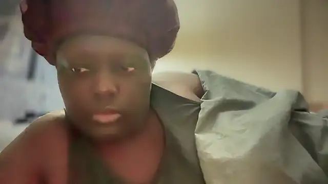 Snapshot of Yagurl__west chatting on February 2025 06:53:02 AM Yagurl west online show from February 2025 06:53:02 AM