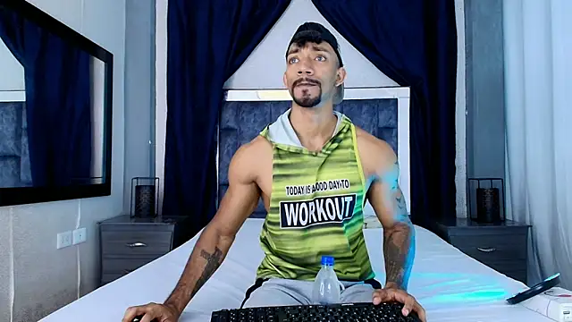 Manolo Hot1 online show from January 2025 02:00:02 PM