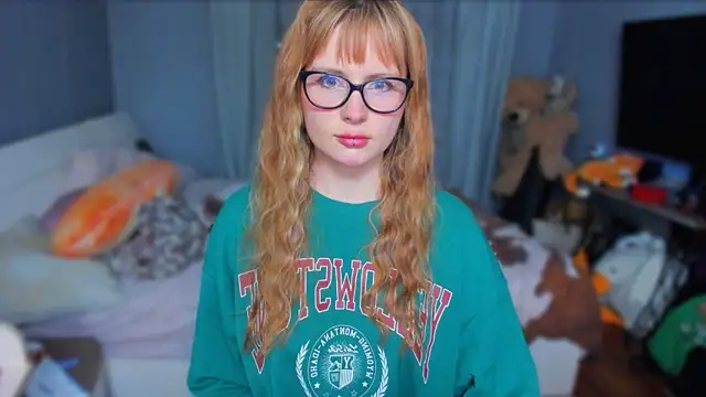 Snapshot of KlementinaBbG chatting on October 2025 09:10:02 PM KlementinaBbG online show from October 2025 09:10:02 PM