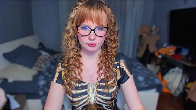 Snapshot of KlementinaBbG chatting on October 2025 03:35:01 PM KlementinaBbG online show from October 2025 03:35:01 PM