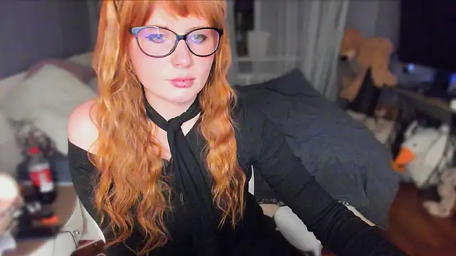 Snapshot of KlementinaBbG chatting on December 2025 08:35:01 PM KlementinaBbG online show from December 2025 08:35:01 PM