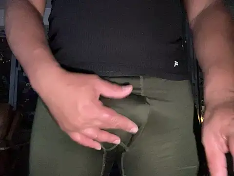 Snapshot of ThickDick_Daddy chatting on May 2026 05:57:02 AM ThickDick Daddy online show from May 2026 05:57:02 AM