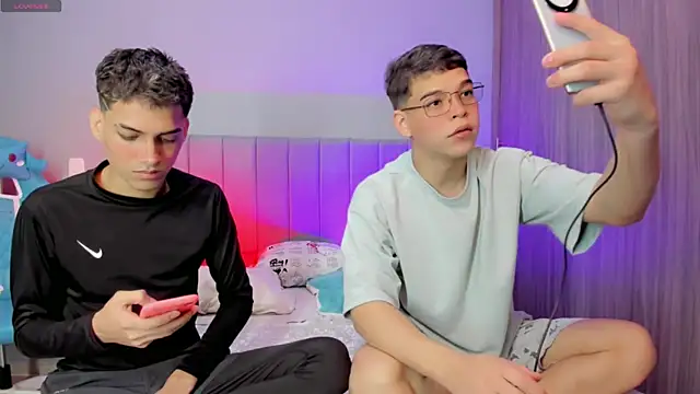 Snapshot of jake_and_joaquin chatting on March 2025 07:37:02 AM jake and joaquin online show from March 2025 07:37:02 AM