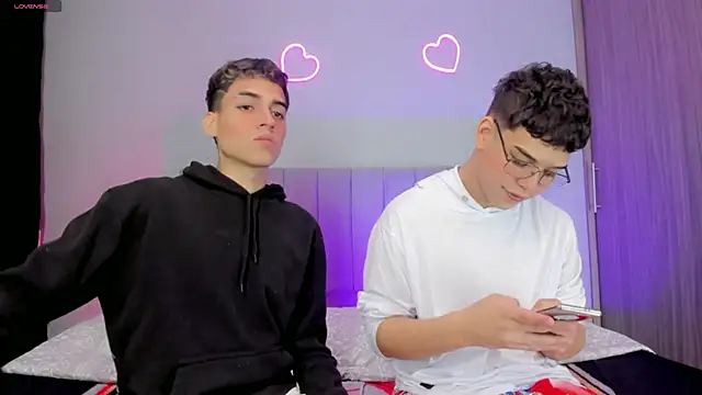 Snapshot of jake_and_joaquin chatting on March 2025 11:53:02 PM jake and joaquin online show from March 2025 11:53:02 PM