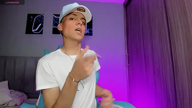 Snapshot of jake_and_joaquin chatting on September 2025 04:11:02 AM jake and joaquin online show from September 2025 04:11:02 AM