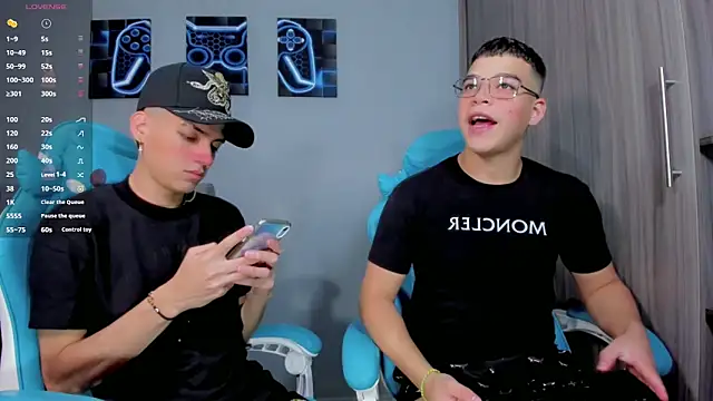 Snapshot of jake_and_joaquin chatting on October 2025 10:19:01 PM jake and joaquin online show from October 2025 10:19:01 PM