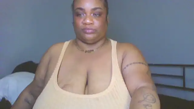Snapshot of NaughtyHottieBBW chatting on June 2026 04:04:02 AM NaughtyHottieBBW online show from June 2026 04:04:02 AM