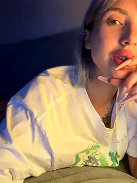 MiaMinx online show from November 2025 12:44:02 PM