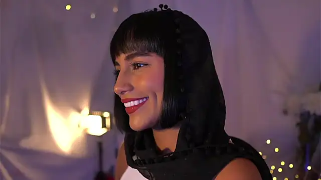 Snapshot of JulietaWinona chatting on December 2024 10:23:01 PM JulietaWinona online show from December 2024 10:23:01 PM