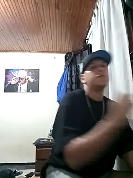 Snapshot of Peterking11 chatting on November 2025 08:14:01 AM Peterking11 online show from November 2025 08:14:01 AM