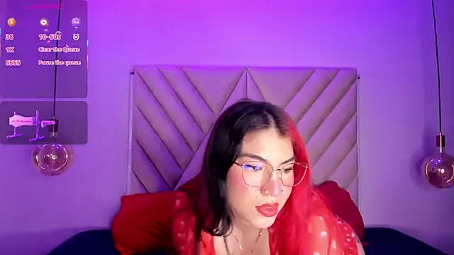 Snapshot of EmmaSwift_ chatting on October 2025 03:43:01 AM EmmaSwift online show from October 2025 03:43:01 AM