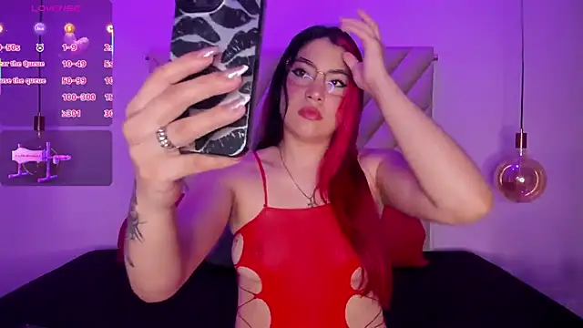 Snapshot of EmmaSwift_ chatting on October 2025 02:48:01 AM EmmaSwift online show from October 2025 02:48:01 AM