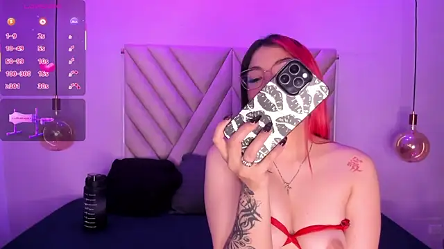 Snapshot of EmmaSwift_ chatting on November 2025 02:54:02 AM EmmaSwift online show from November 2025 02:54:02 AM