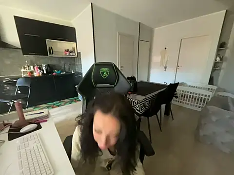 Chloe Ricci online show from November 2025 07:53:01 AM