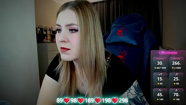 Snapshot of Olivia_Munk chatting on October 2025 04:31:02 AM Olivia Munk online show from October 2025 04:31:02 AM