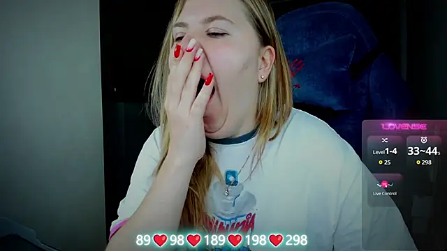 Snapshot of Olivia_Munk chatting on November 2025 03:42:02 AM Olivia Munk online show from November 2025 03:42:02 AM