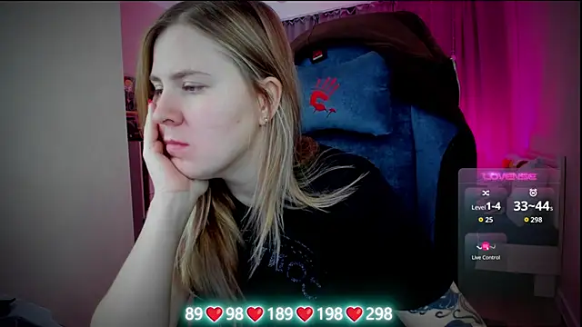 Snapshot of Olivia_Munk chatting on November 2025 04:01:01 AM Olivia Munk online show from November 2025 04:01:01 AM