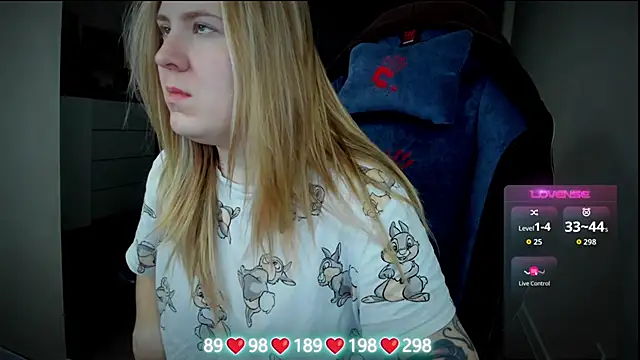 Snapshot of Olivia_Munk chatting on November 2025 04:51:02 AM Olivia Munk online show from November 2025 04:51:02 AM