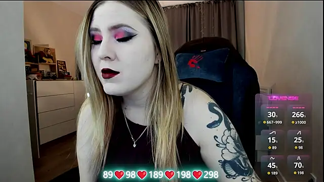 Snapshot of Olivia_Munk chatting on December 2025 05:04:02 AM Olivia Munk online show from December 2025 05:04:02 AM