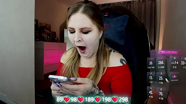 Olivia Munk online show from December 2025 04:30:01 AM