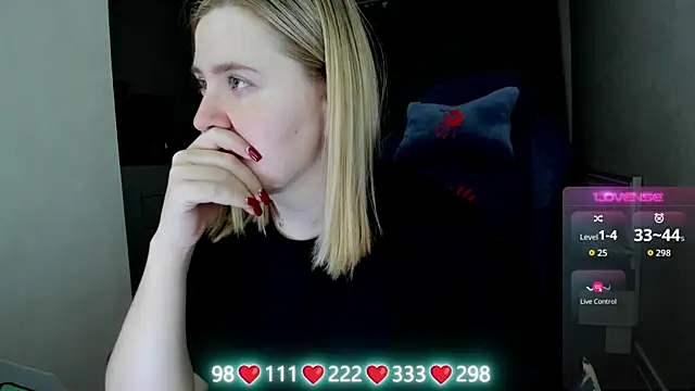 Olivia Munk online show from April 2026 03:50:02 AM