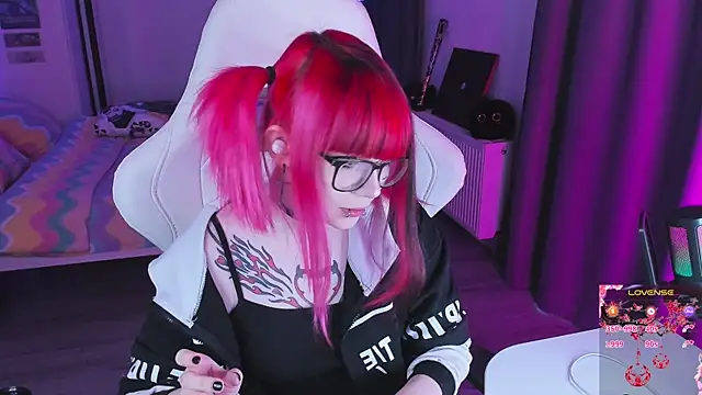 Yumi Youkai online show from November 2025 10:48:02 AM