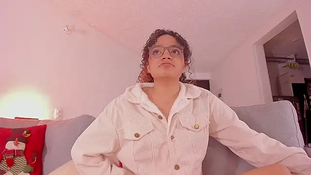 Snapshot of DAHLIA_BROWNIE chatting on January 2025 11:43:02 AM DAHLIA BROWNIE online show from January 2025 11:43:02 AM