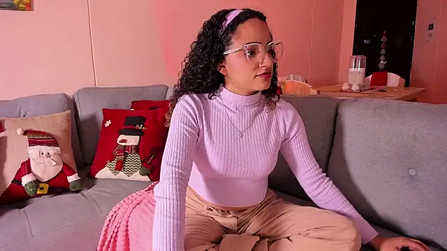 Snapshot of DAHLIA_BROWNIE chatting on December 2025 01:44:02 AM DAHLIA BROWNIE online show from December 2025 01:44:02 AM