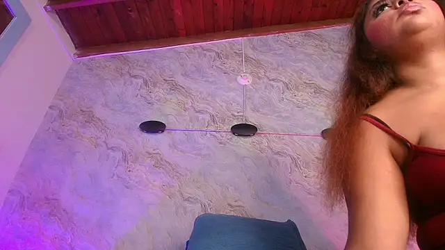 Snapshot of jones_maddy_ chatting on November 2025 11:54:01 AM jones maddy online show from November 2025 11:54:01 AM