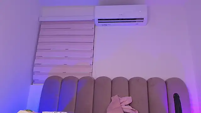 Snapshot of jones_maddy_ chatting on November 2025 12:05:02 PM jones maddy online show from November 2025 12:05:02 PM