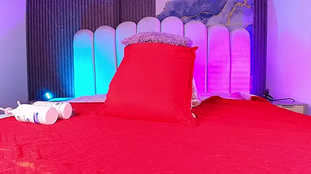 Snapshot of jones_maddy_ chatting on December 2025 12:03:02 PM jones maddy online show from December 2025 12:03:02 PM