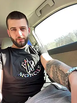 ElChapoGuzman95 online show from February 2025 10:40:02 AM