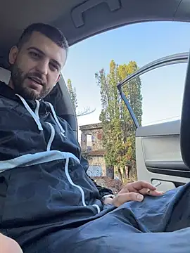 ElChapoGuzman95 online show from April 2026 06:22:01 AM