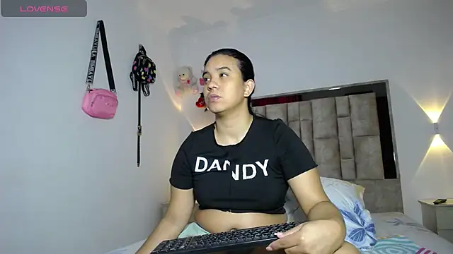 Snapshot of tiffany__pink chatting on November 2025 09:31:02 PM tiffany pink online show from November 2025 09:31:02 PM