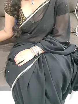 Mounika25 online show from February 2026 06:24:02 PM