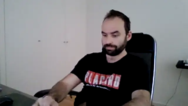 Snapshot of joaodias_97 chatting on April 2026 02:32:01 PM joaodias 97 online show from April 2026 02:32:01 PM