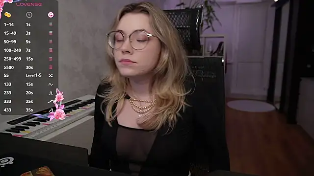 RemyCute online show from January 2025 09:58:01 PM