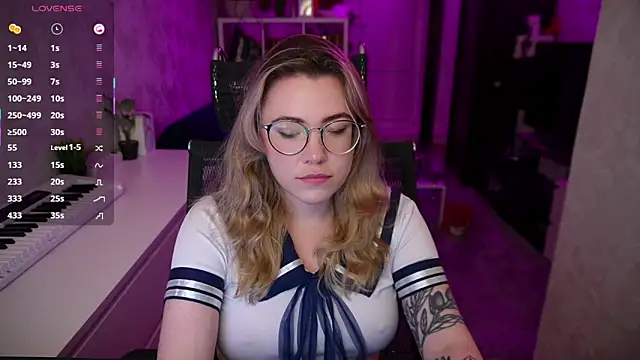 RemyCute online show from September 2025 06:54:01 PM