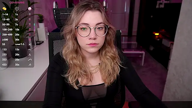 RemyCute online show from October 2025 01:45:02 PM