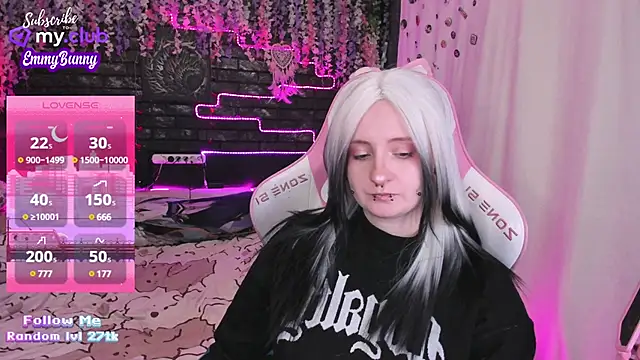 EmmyBunny online show from February 2025 05:41:02 PM